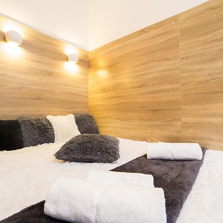 Smart Apartment On Filatova 리비프 외부 사진