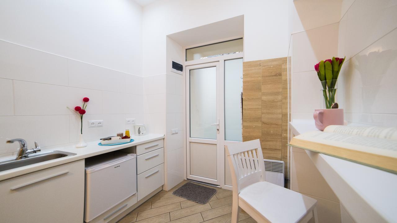 Smart Apartment On Filatova 리비프 외부 사진