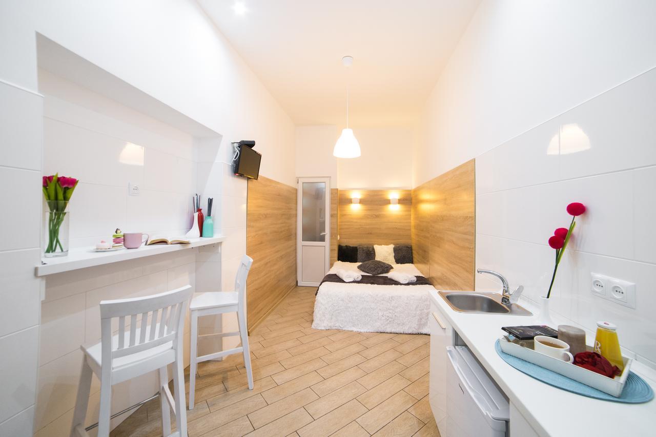 Smart Apartment On Filatova 리비프 외부 사진