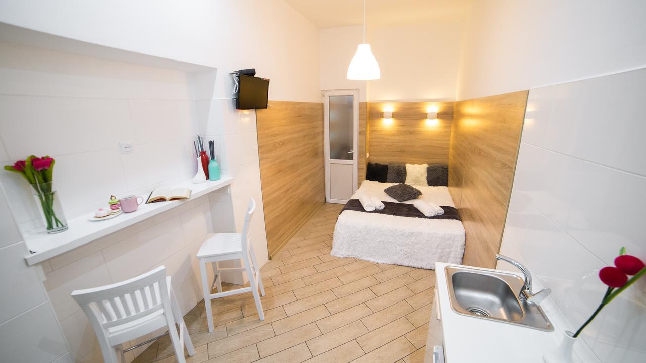 Smart Apartment On Filatova 리비프 외부 사진